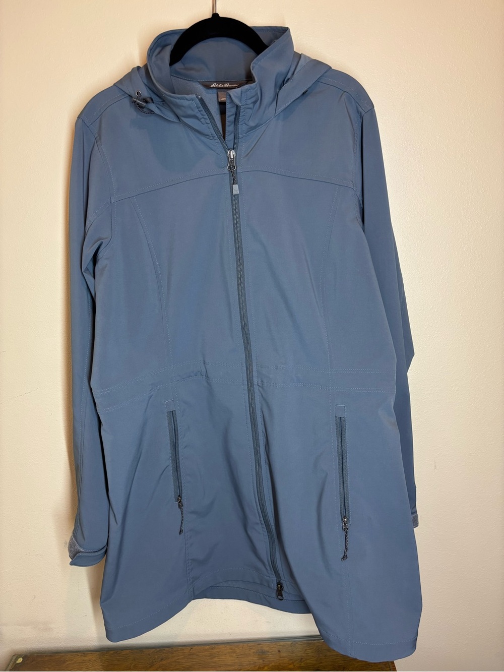 Women’s Eddie Bauer Light Blue Gray Hooded Zip-Front Rain Jacket, Large